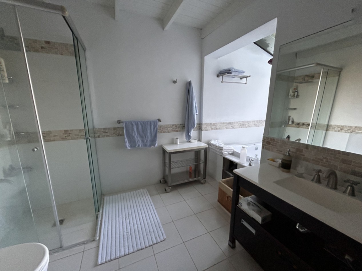 Ferme de 5 hectares avec 7 chambres a Manantiales